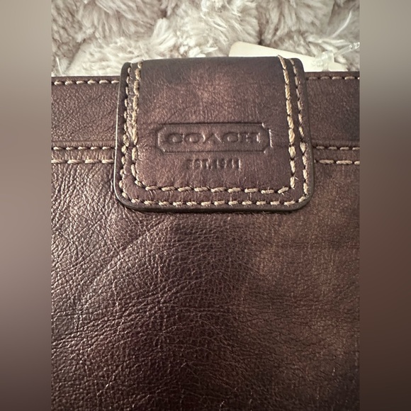 Auth. Coach Vintage Madeline Metallic Bronze Leather Wristlet/ Coach Bow! NWT - Picture 5 of 10
